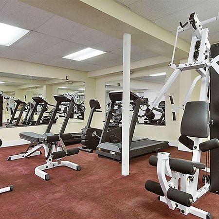 פלאנט סיטי Red Rose Inn & Suites מראה חיצוני תמונה